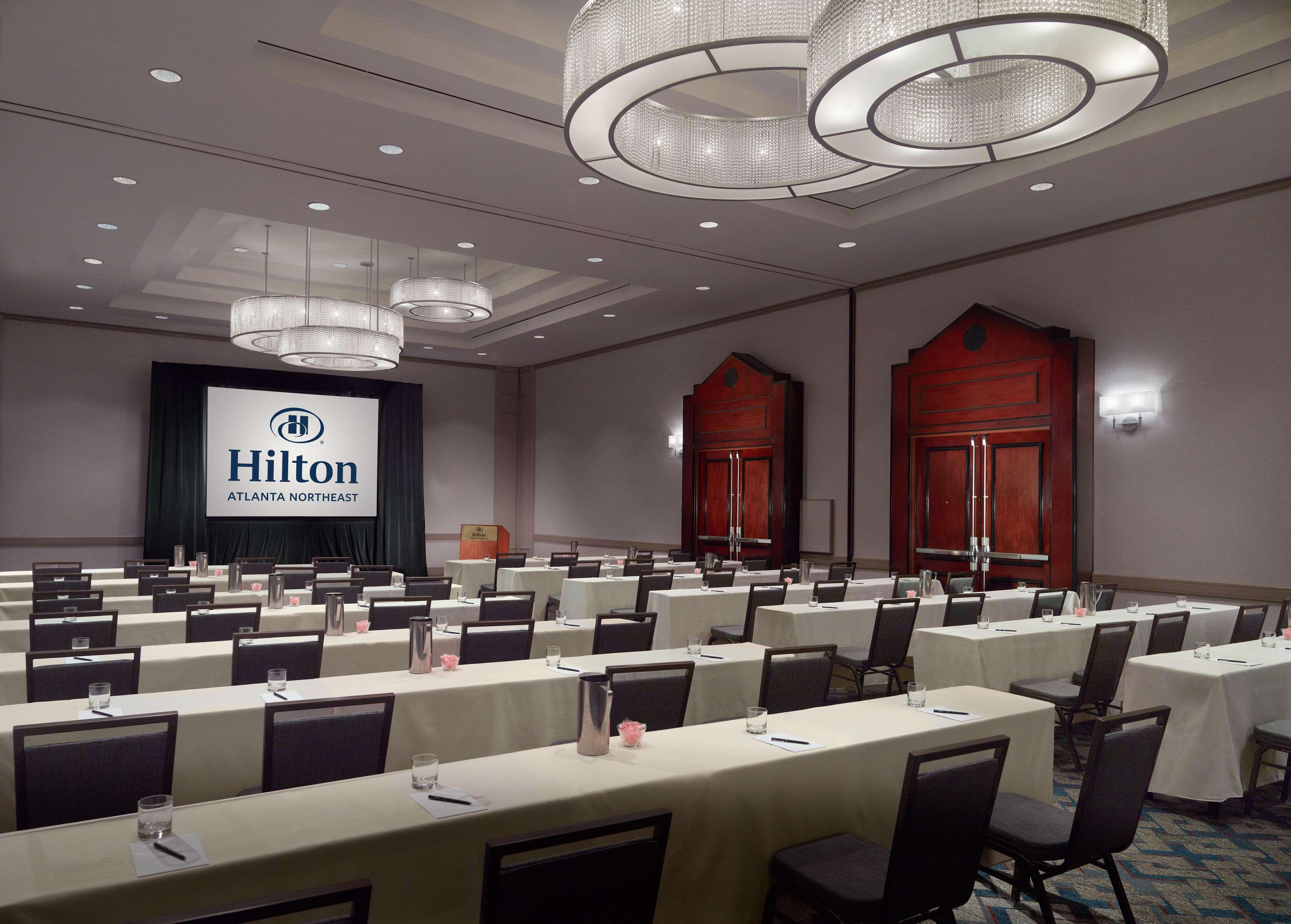 מלון נורקרוס Hilton Atlanta Northeast מראה חיצוני תמונה
