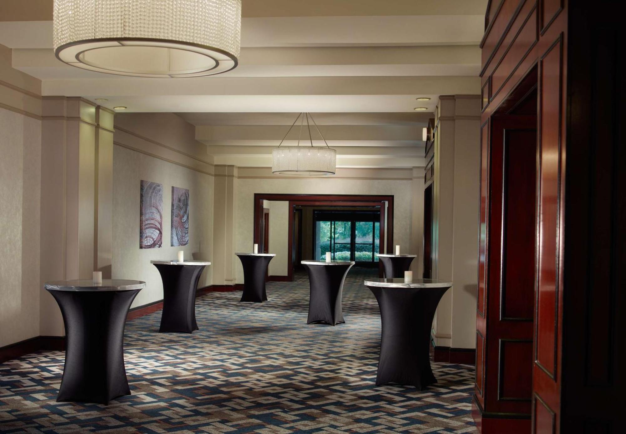 מלון נורקרוס Hilton Atlanta Northeast מראה חיצוני תמונה