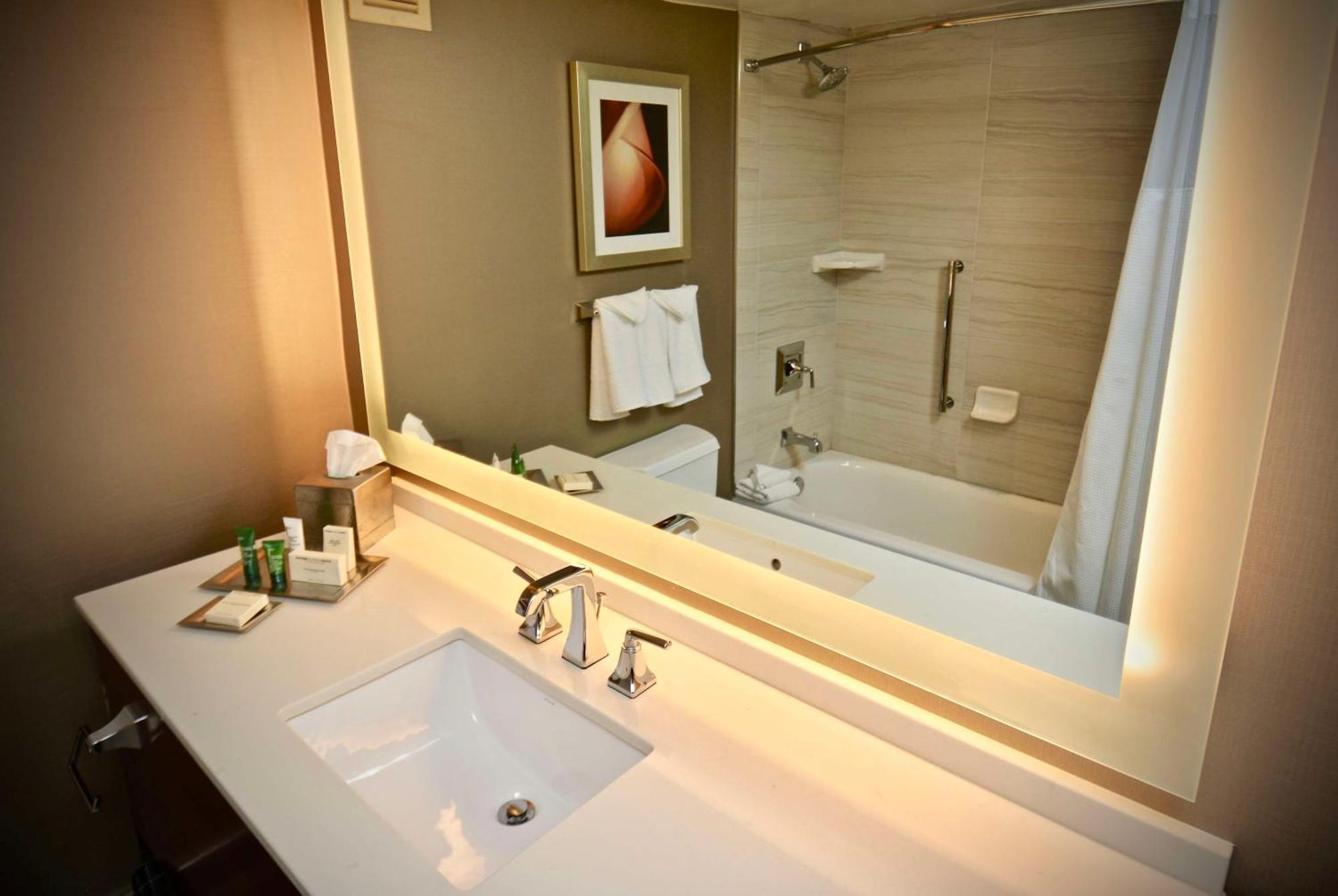 מלון נורקרוס Hilton Atlanta Northeast מראה חיצוני תמונה
