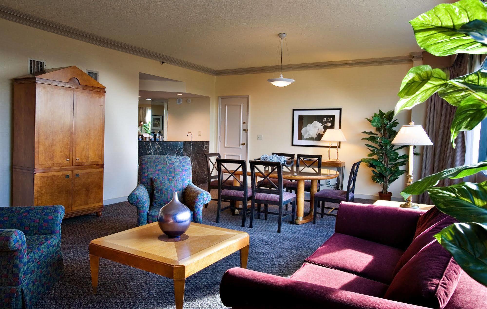מלון נורקרוס Hilton Atlanta Northeast מראה חיצוני תמונה